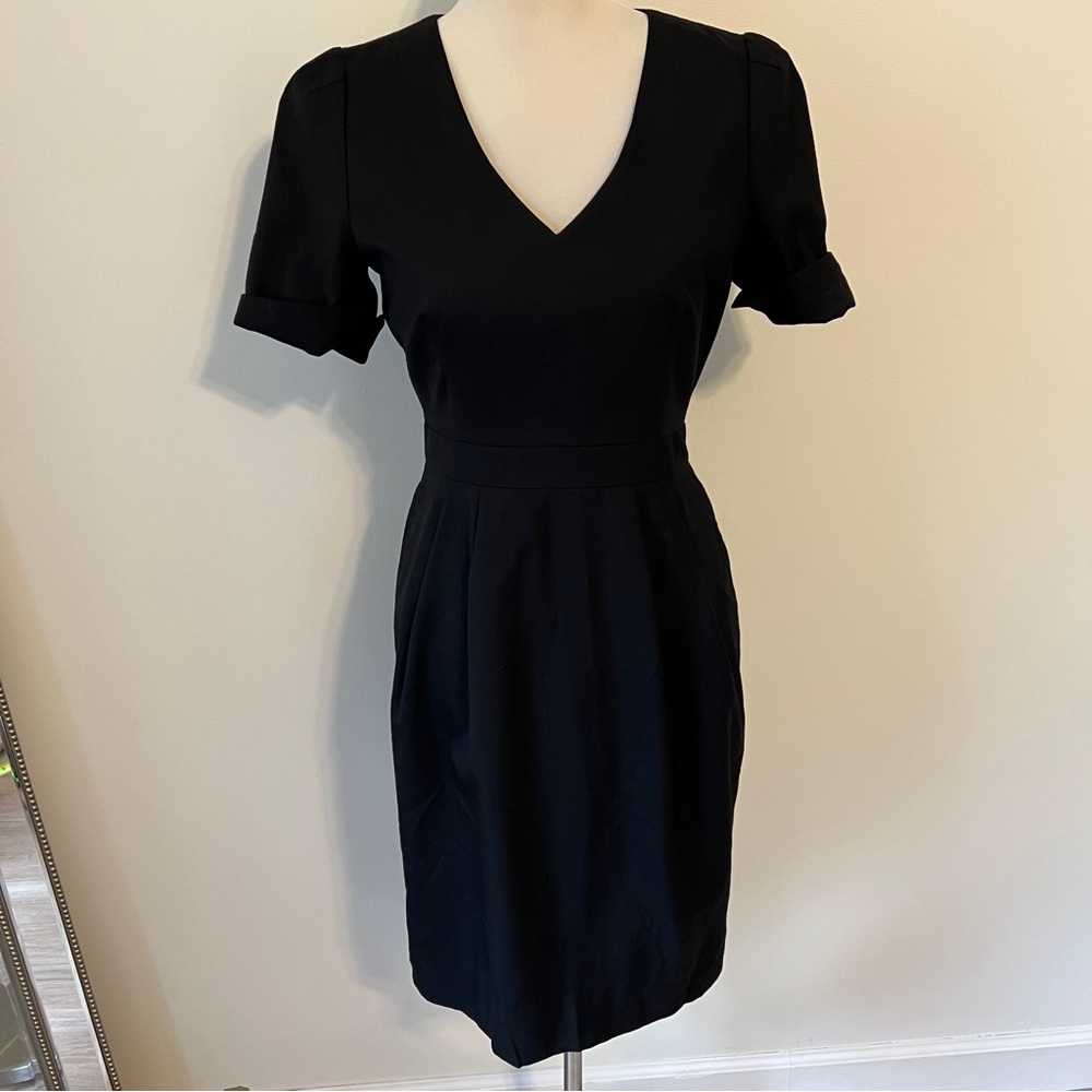 J.Crew Super 120s Wool Black Sheath Dress Size 4 Classic V Neck Career Office